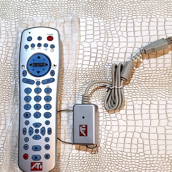 ATI Remote Wonder RF PC Multimedia Control Kit 151-V01122 With USB Receiver - Picture 2 of 9
